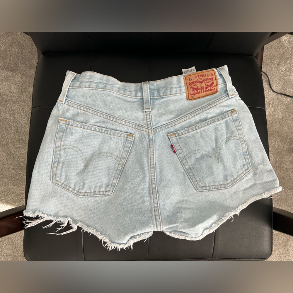 Levis womens shorts size 27